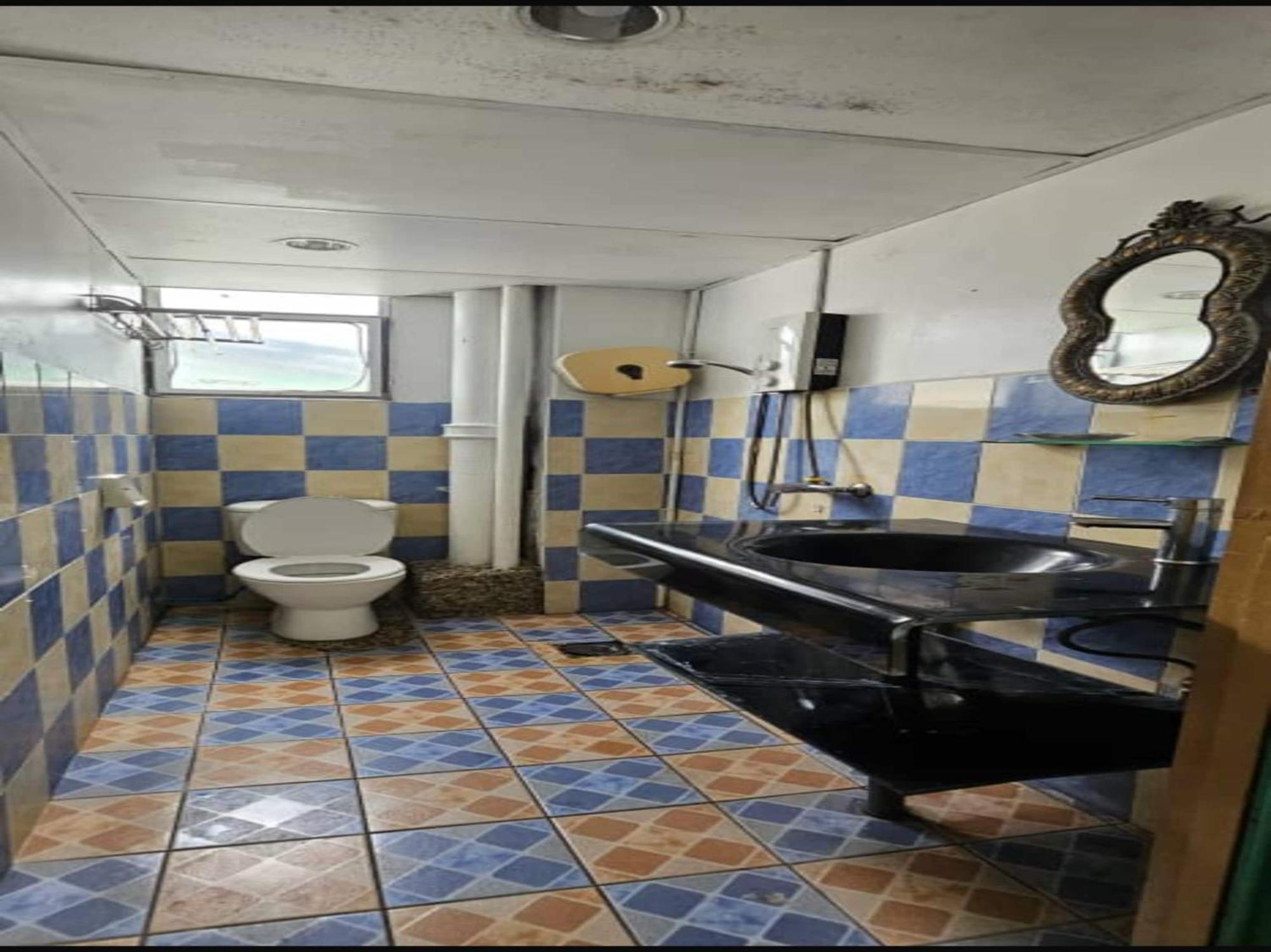 Oyo 90979 Sianglory Inn Kota Kinabalu Exteriör bild